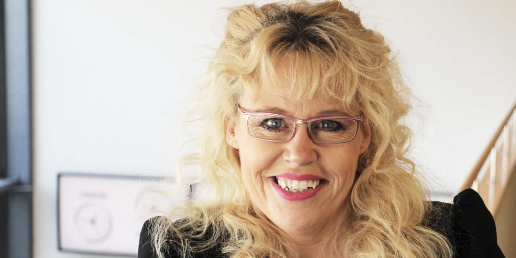 Jenny släcker tekniktörsten på Toyota