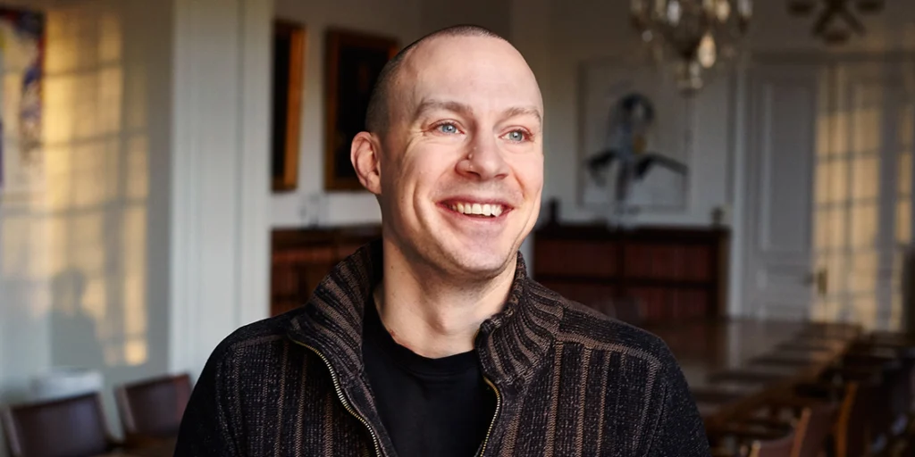 Hos PRV kan Finn både vara ingenjör, pappa och thaiboxare