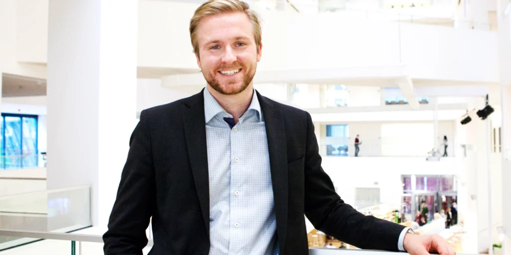 Egna initiativ gav Johan chansen att se världen med Vattenfall