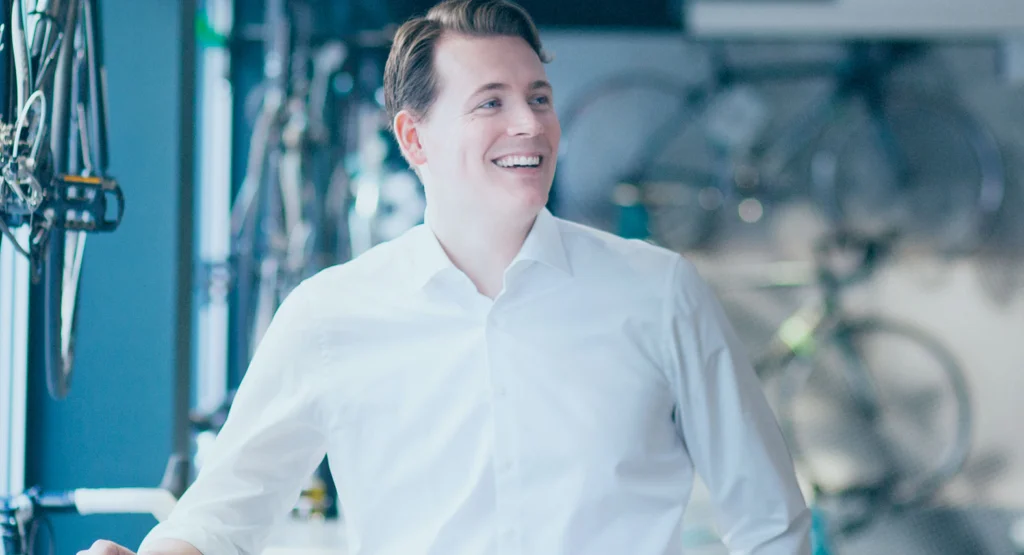 Vill du dela Simons passion för jobbet?
